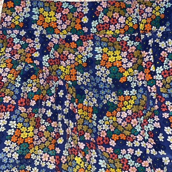 Parker XS Floral silk high rise shorts. - Picture 2 of 5